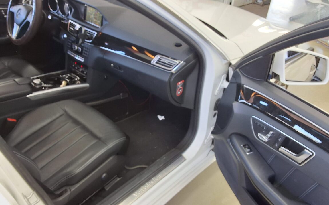 MERCEDES-BENZ E-CLASS (4TH GEN) E300 AVANTGARDE 2014 - zdjęcie 14