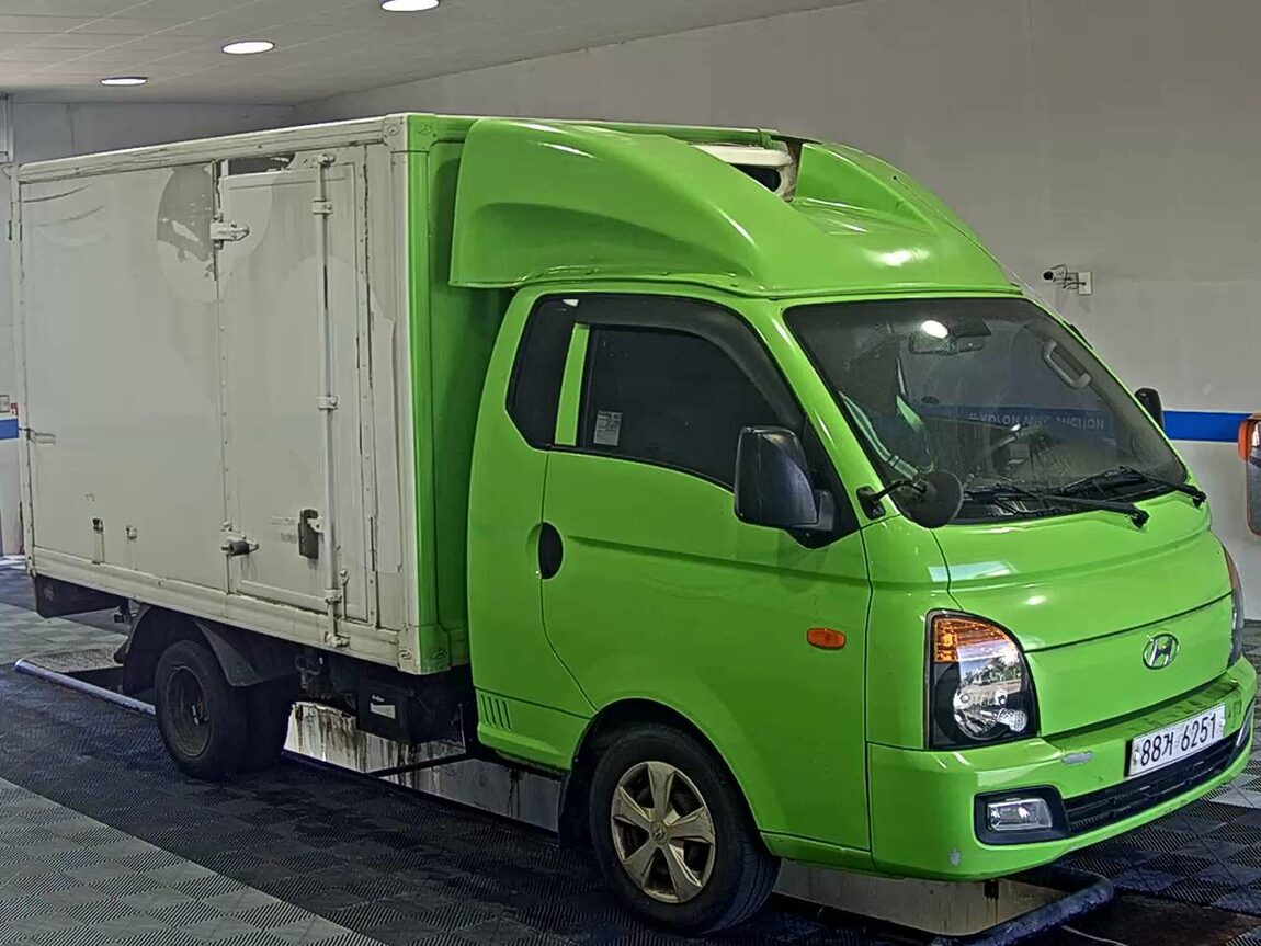 HYUNDAI PORTER II HIGH-ROOF FREEZER BOX TRUCK SUPER CAB TWIN COMPRESSOR 2014 - zdjęcie 3