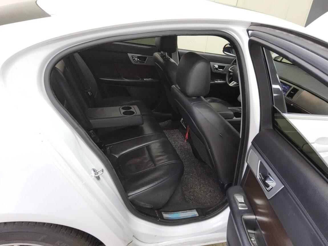 JAGUAR XF 2 LUXURY 2013 - zdjęcie 13