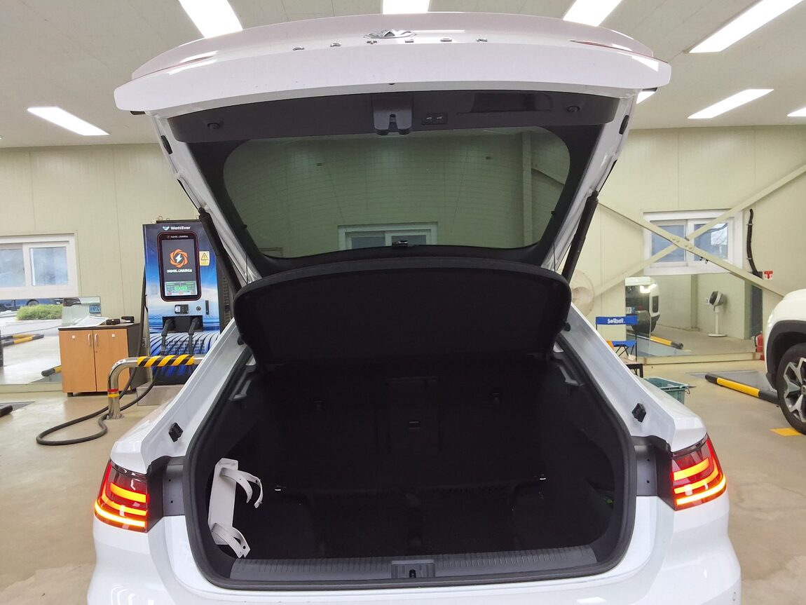 VOLKSWAGEN ARTEON 2.0 TDI ELEGANCE PRESTIGE 2019 - zdjęcie 16