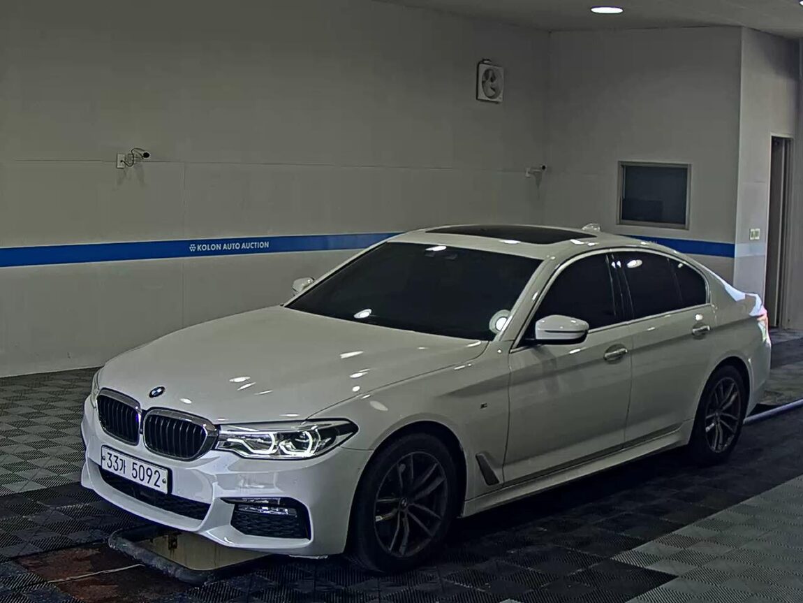 BMW 5 SERIES (7TH GEN) 530i xDRIVE M SPORT PACK PLUS 2018 - zdjęcie 2
