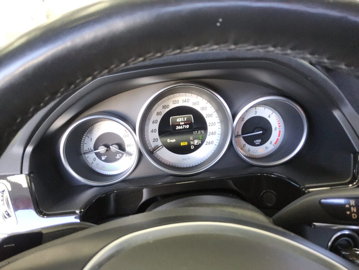 MERCEDES-BENZ E-CLASS (4TH GEN) E220 CDI AVANTGARDE 2014 - zdjęcie 9