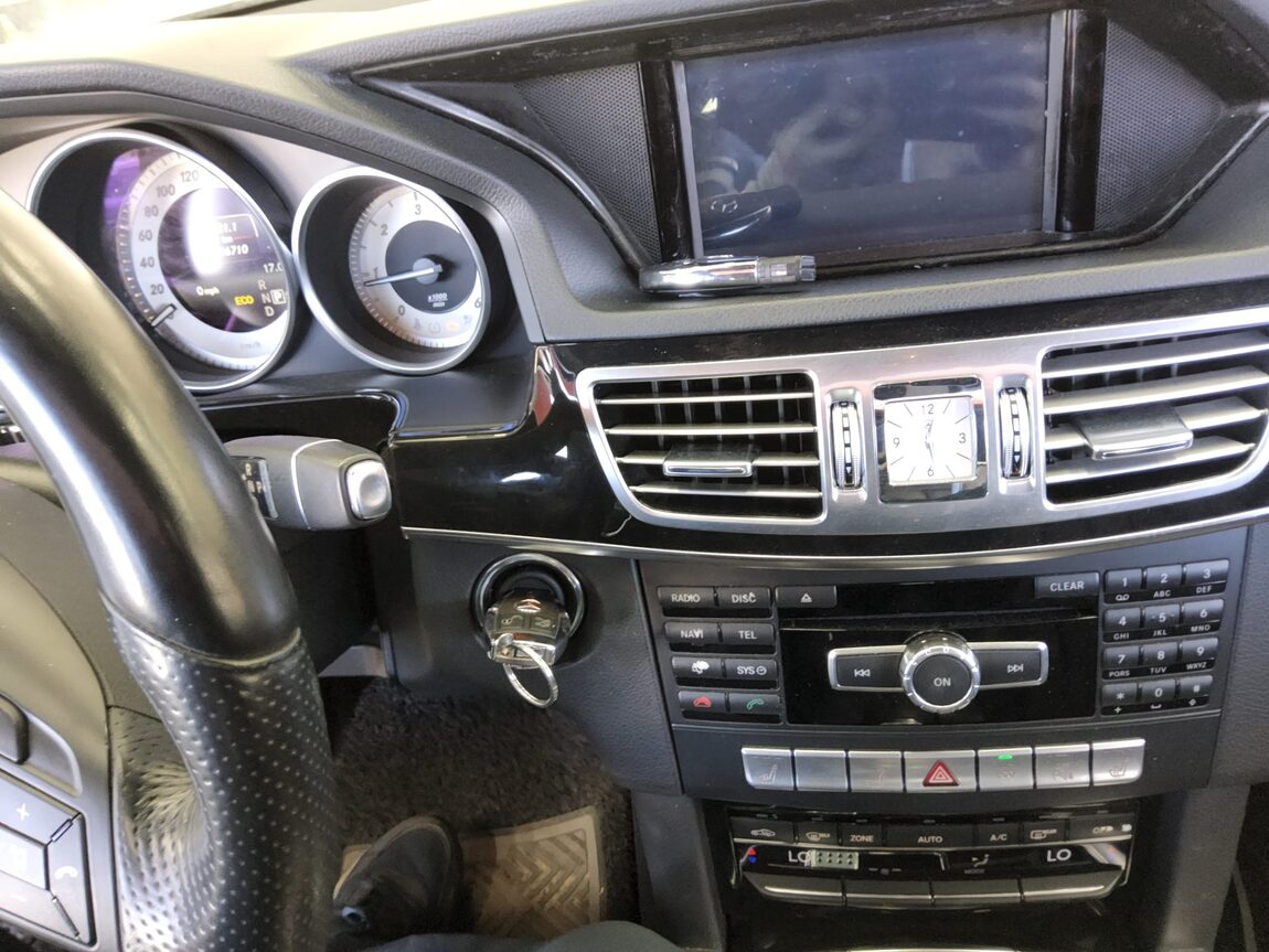 MERCEDES-BENZ E-CLASS (4TH GEN) E220 CDI AVANTGARDE 2014 - zdjęcie 17