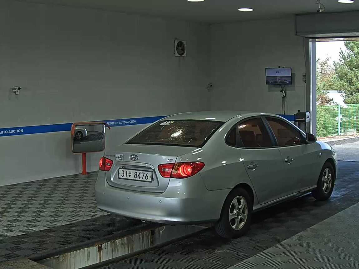 HYUNDAI AVANTE HD 1.6 VVT S16 LUXURY 2008 - zdjęcie 5