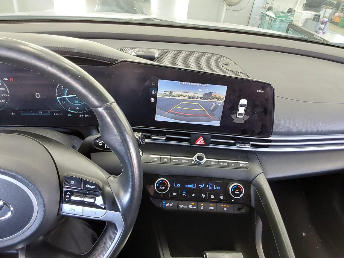 HYUNDAI AVANTE (CN7) 1.6 GASOLINE MODERN 2021 - zdjęcie 17
