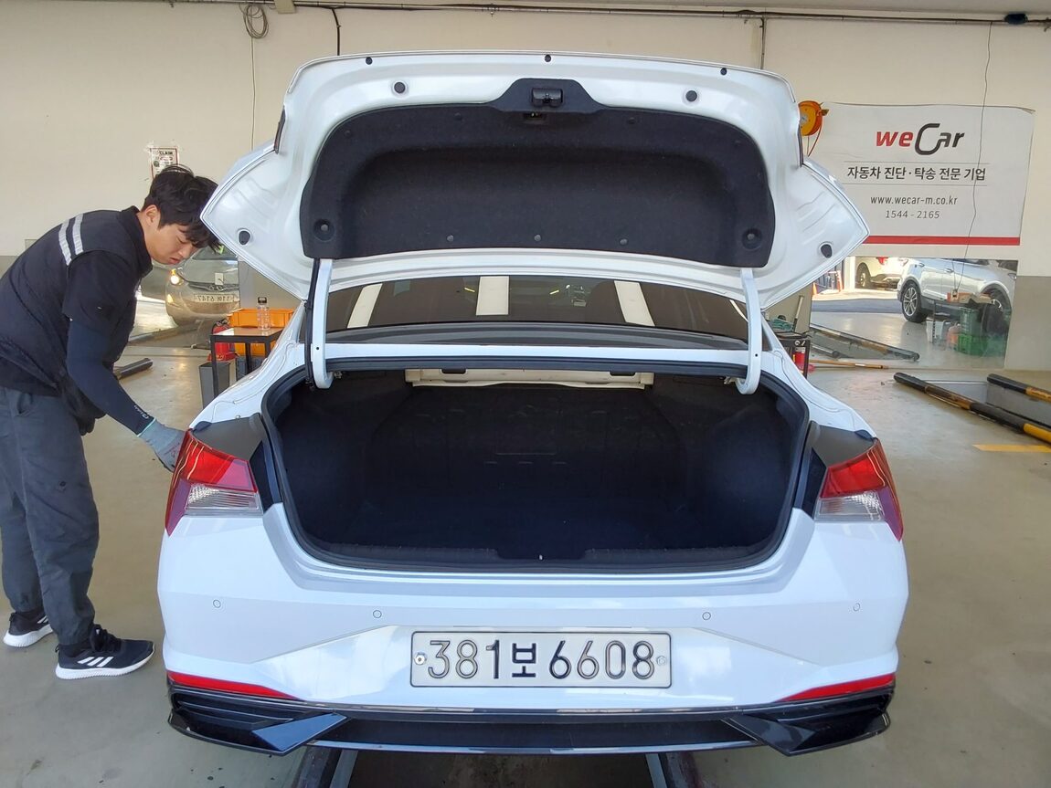 HYUNDAI AVANTE (CN7) 1.6 GASOLINE MODERN 2021 - zdjęcie 15