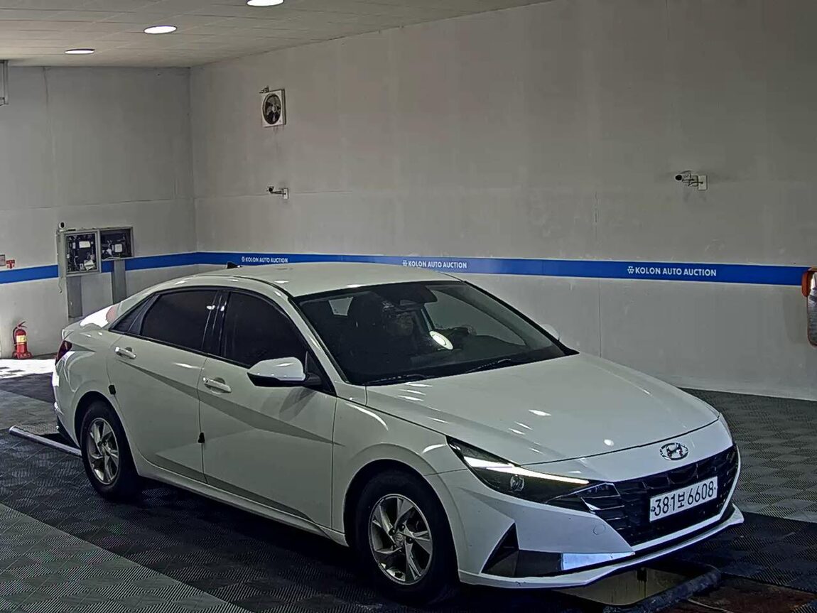 HYUNDAI AVANTE (CN7) 1.6 GASOLINE MODERN 2021 - zdjęcie 3