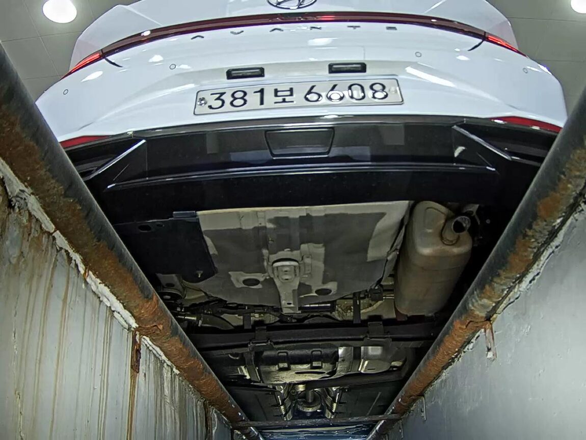 HYUNDAI AVANTE (CN7) 1.6 GASOLINE MODERN 2021 - zdjęcie 8