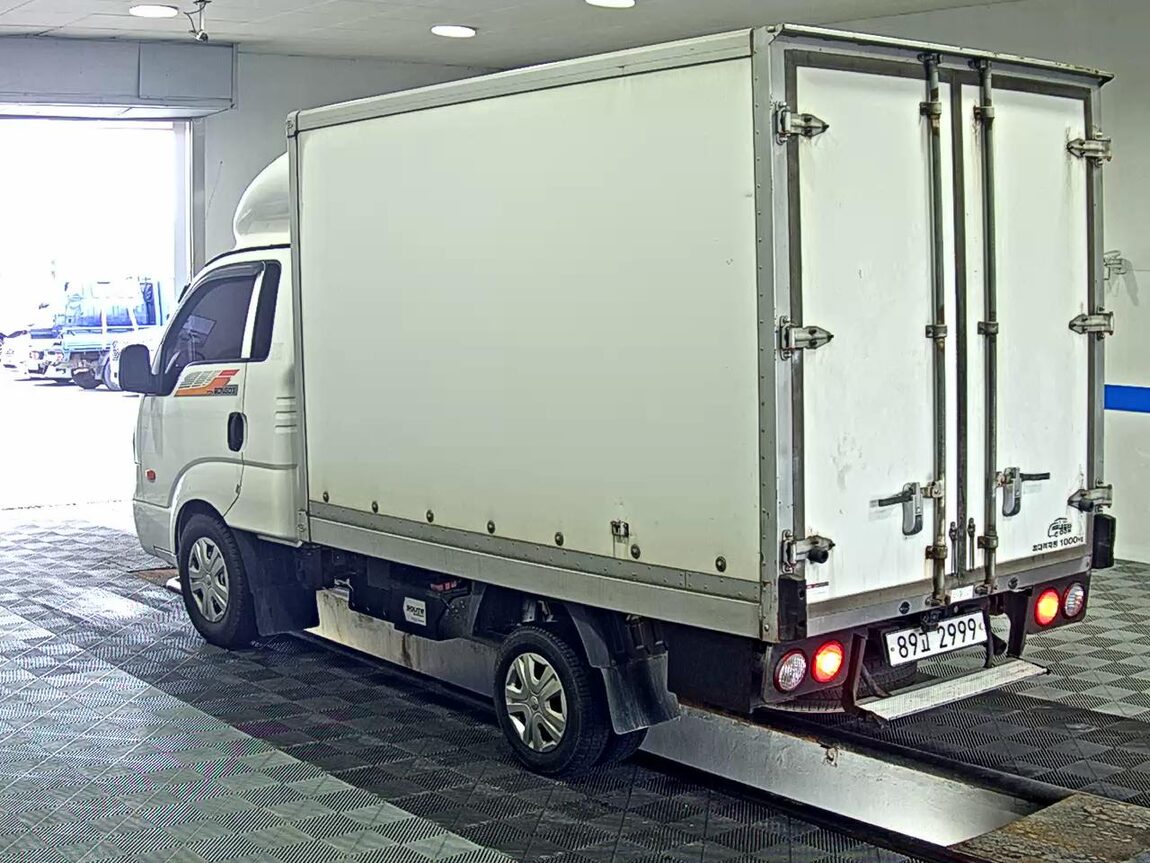 KIA BONGO III CARGO FREEZER BOX TRUCK 1 TON KING CAB 2019 - zdjęcie 6
