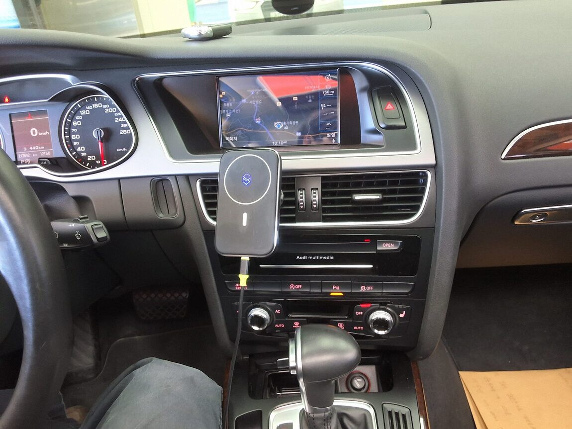 AUDI A4 (4TH GEN) 2.0 TDI QUATTRO PRESTIGE 2013 - zdjęcie 24