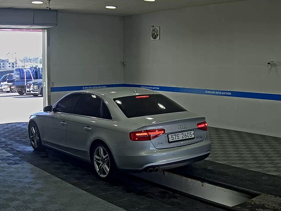 AUDI A4 (4TH GEN) 2.0 TDI QUATTRO PRESTIGE 2013 - zdjęcie 6