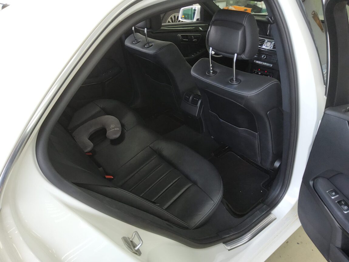 MERCEDES-BENZ E-CLASS (4TH GEN) E220 CDI BLUETEC AVANTGARDE 2016 - zdjęcie 13