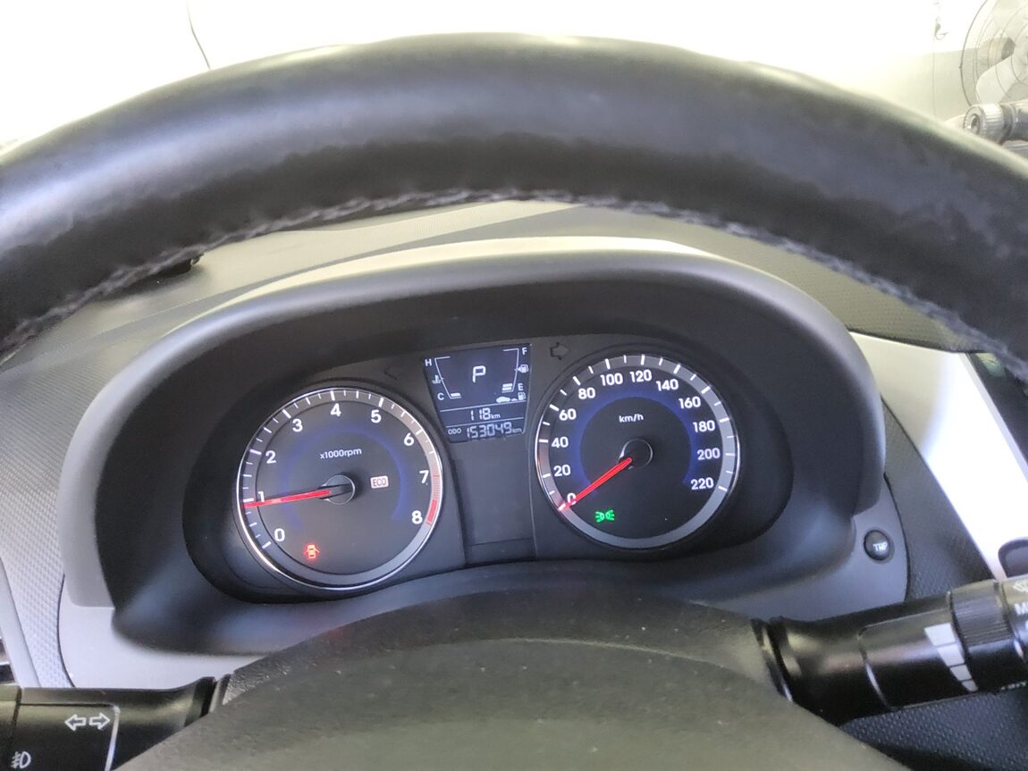 HYUNDAI NEW ACCENT 1.4 VVT MODERN 2015 - zdjęcie 9
