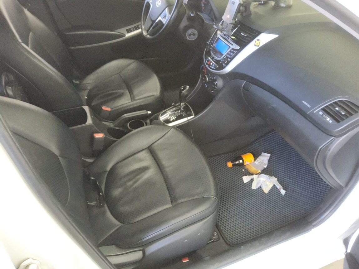 HYUNDAI NEW ACCENT 1.4 VVT MODERN 2015 - zdjęcie 14