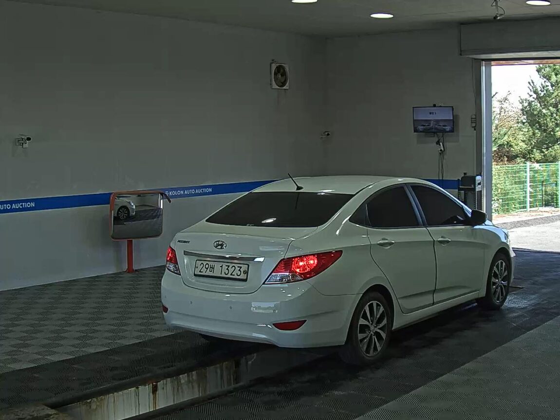 HYUNDAI NEW ACCENT 1.4 VVT MODERN 2015 - zdjęcie 5