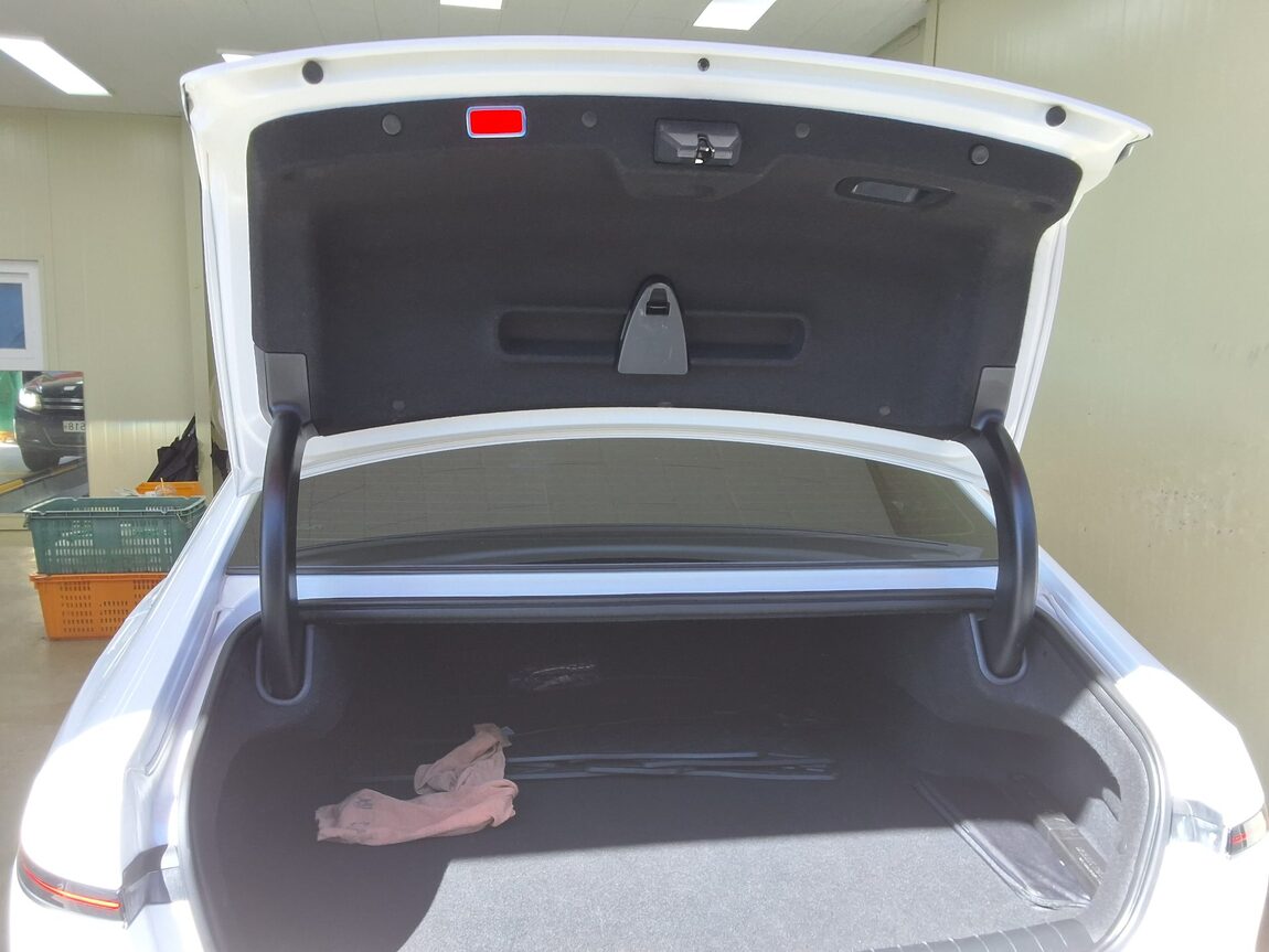 HYUNDAI THE ALL NEW GRANDEUR LPi 3.5 COMMERCIAL PREMIUM MODEL 2025 - zdjęcie 16
