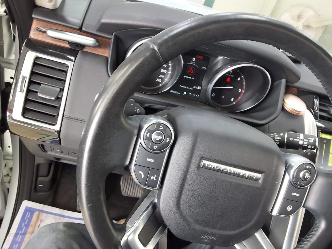 LAND ROVER DISCOVERY 5 3.0 TD6 HSE 2017 - zdjęcie 23