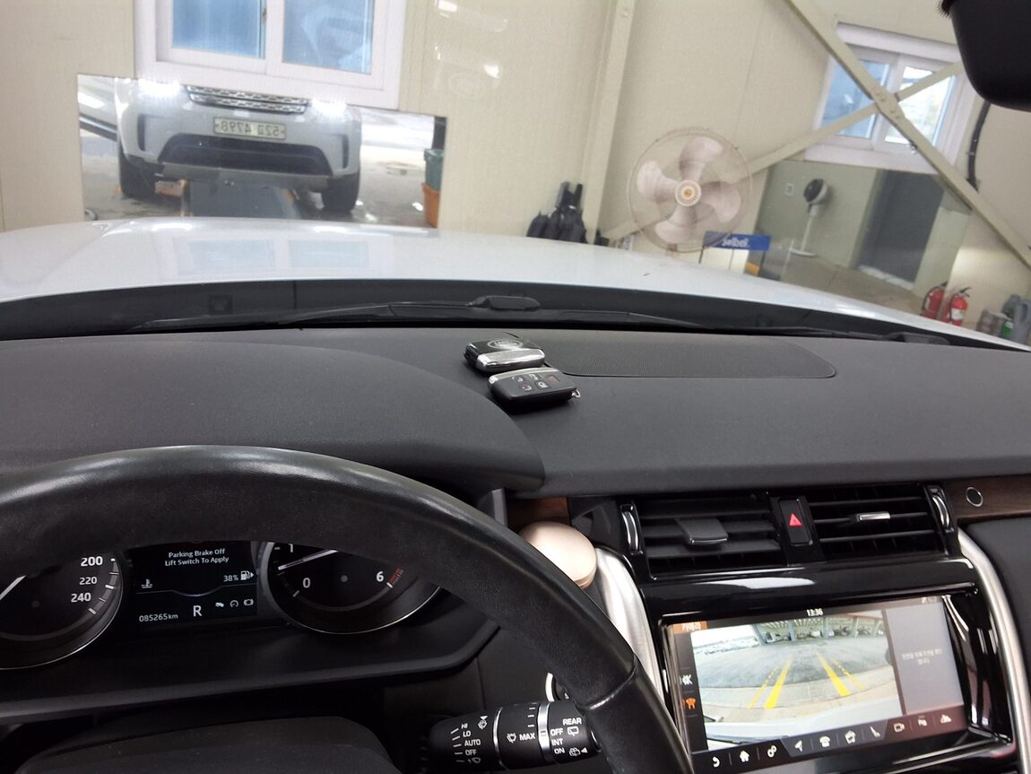 LAND ROVER DISCOVERY 5 3.0 TD6 HSE 2017 - zdjęcie 25
