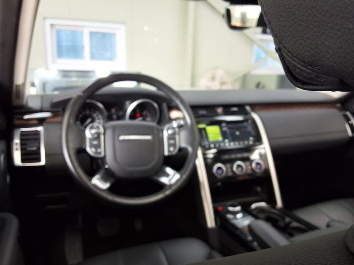LAND ROVER DISCOVERY 5 3.0 TD6 HSE 2017 - zdjęcie 12