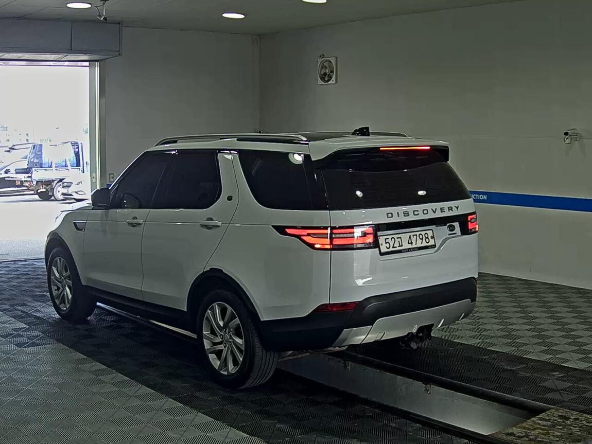 LAND ROVER DISCOVERY 5 3.0 TD6 HSE 2017 - zdjęcie 6