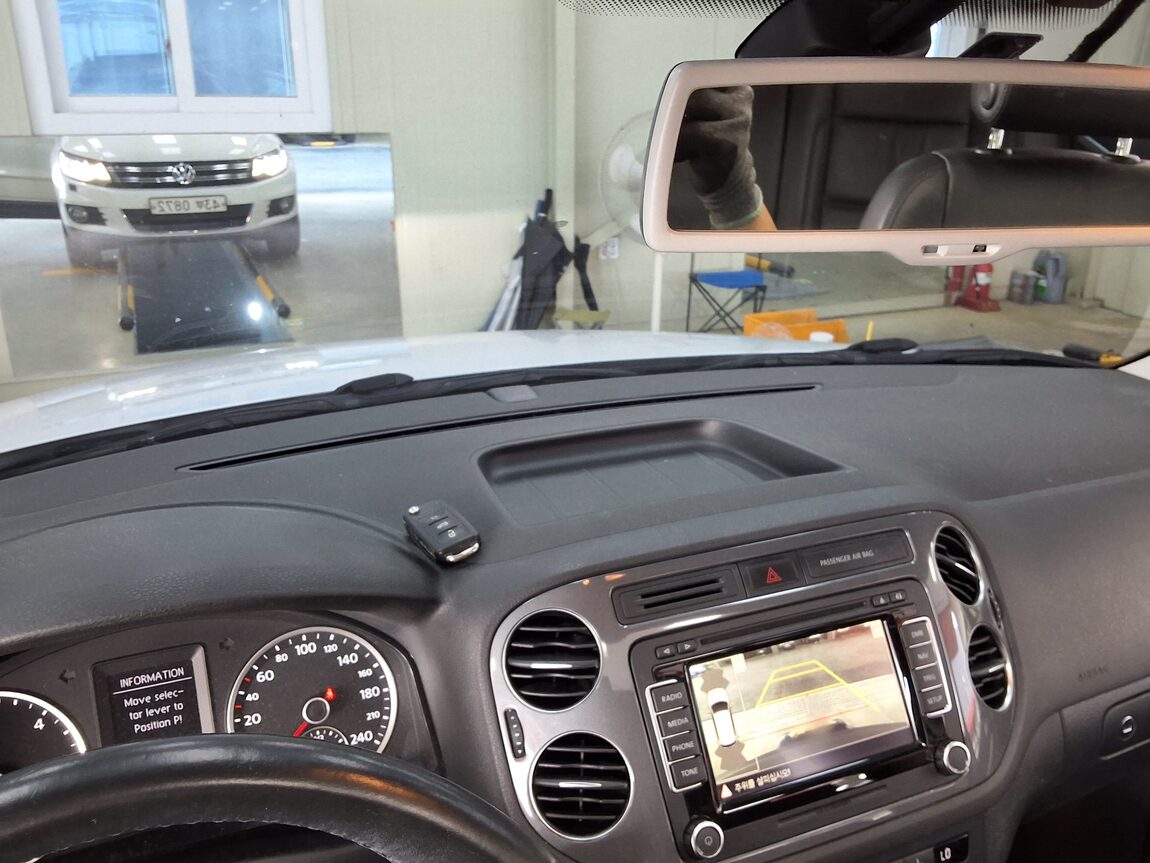 VOLKSWAGEN TIGUAN 2.0 TDI BLUEMOTION PREMIUM 2016 - zdjęcie 25