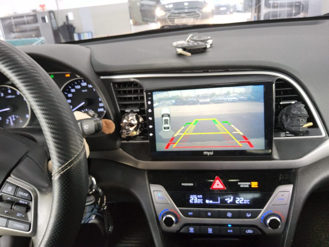 HYUNDAI AVANTE AD 1.6 GDi SMART 2016 - zdjęcie 17