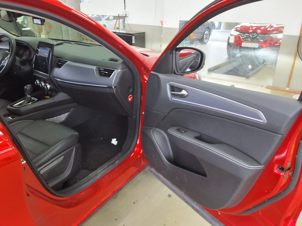 RENAULT (SAMSUNG) XM3 1.6 GTe RE 2022 - zdjęcie 14