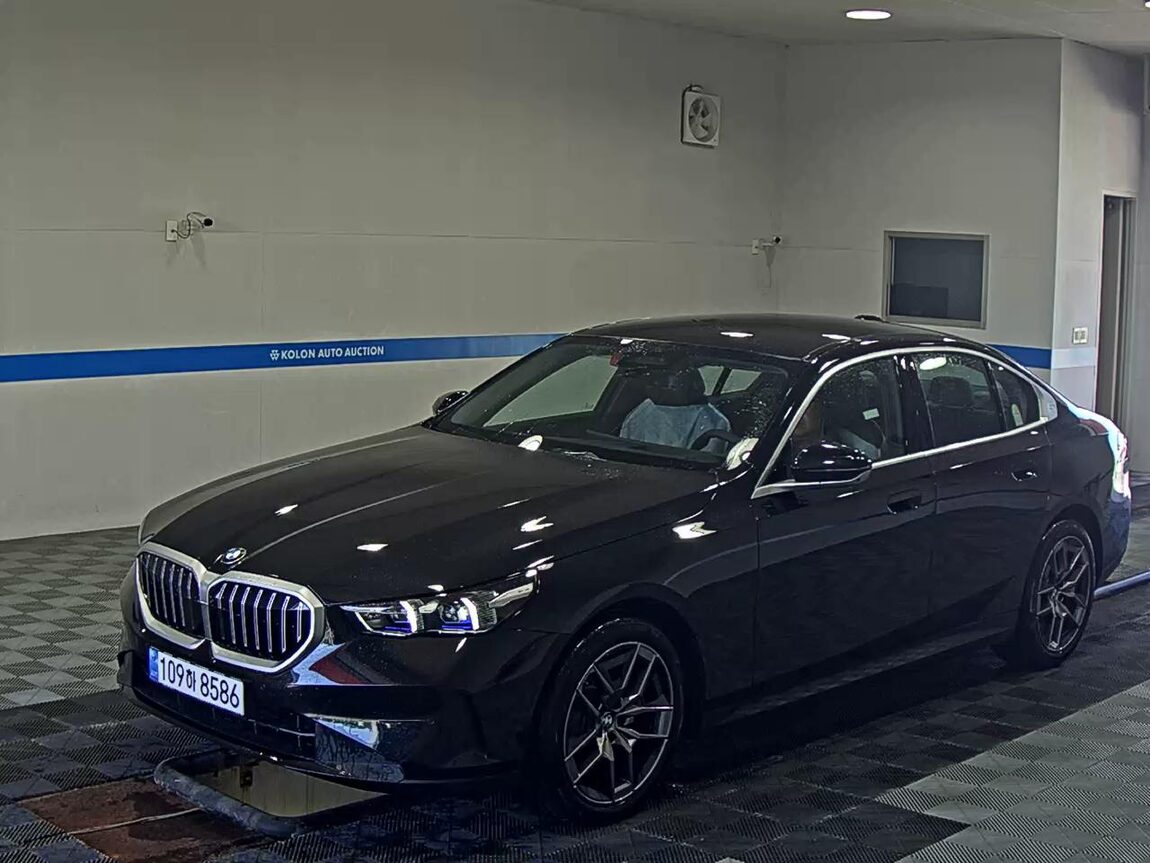 BMW 5 SERIES (8TH GEN) 520i 2026 - zdjęcie 2