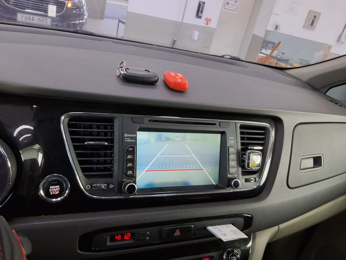 KIA ALL NEW CARNIVAL 9-SEATER DIESEL PRESTIGE 2016 - zdjęcie 17