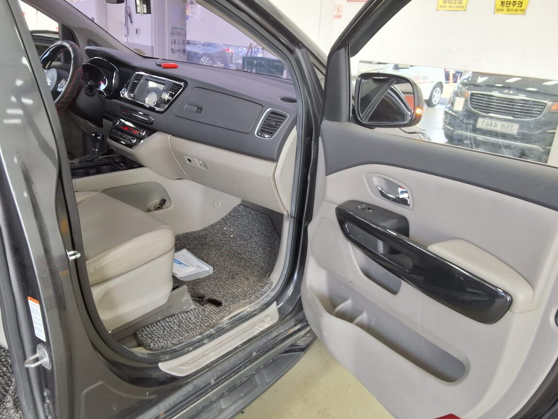 KIA ALL NEW CARNIVAL 9-SEATER DIESEL PRESTIGE 2016 - zdjęcie 13