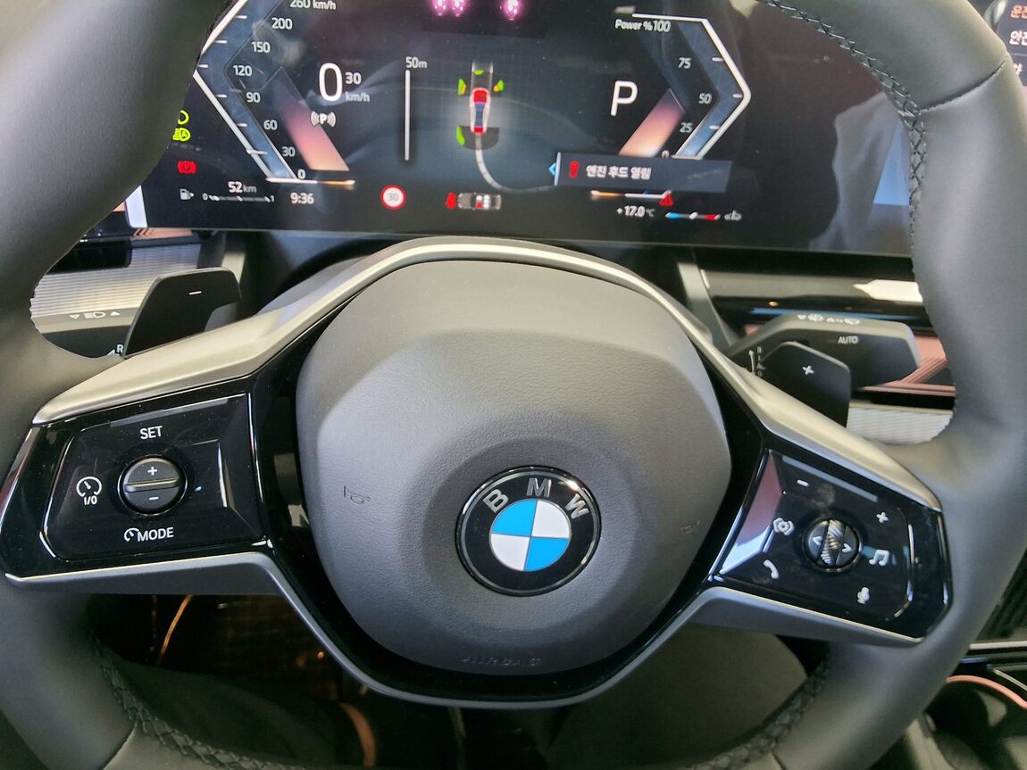 BMW 5 SERIES (8TH GEN) 520i 2026 - zdjęcie 24