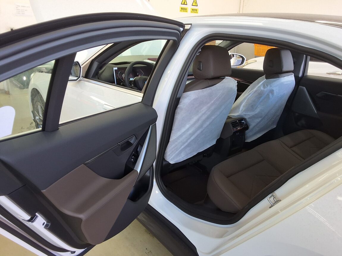 BMW 5 SERIES (8TH GEN) 520i 2026 - zdjęcie 12