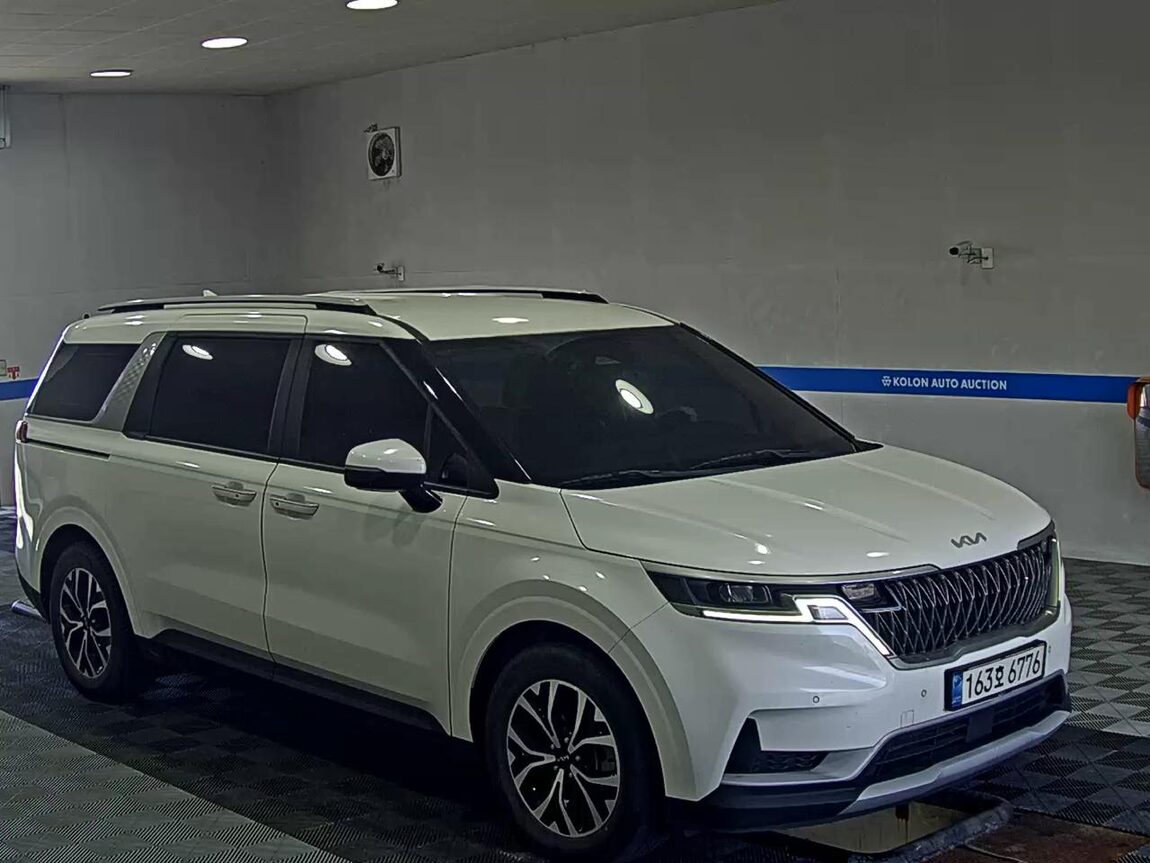 KIA NEW CARNIVAL (KA4) 9-SEATER DIESEL PRESTIGE 2023 - zdjęcie 3
