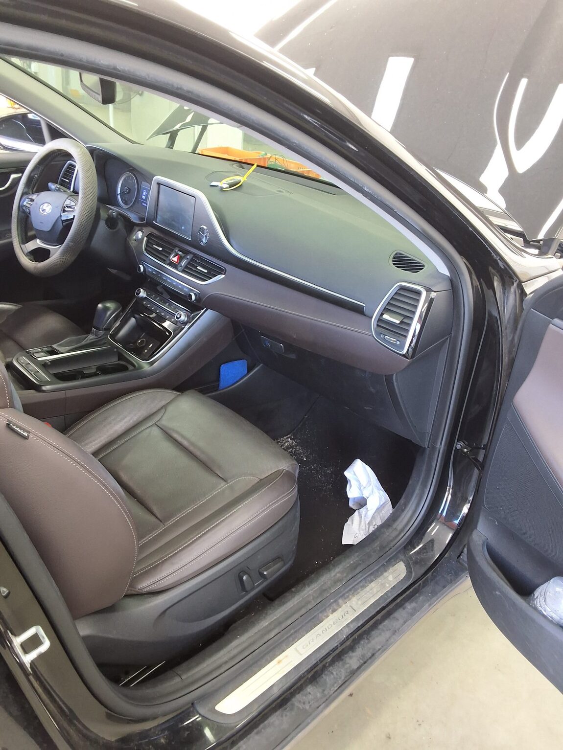 HYUNDAI GRANDEUR IG 2.4 GDi PREMIUM 2019 - zdjęcie 14