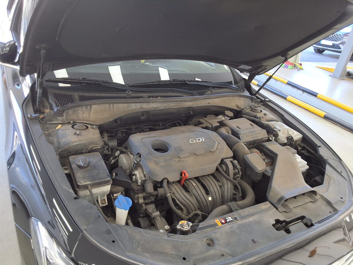 HYUNDAI GRANDEUR IG 2.4 GDi PREMIUM 2019 - zdjęcie 19