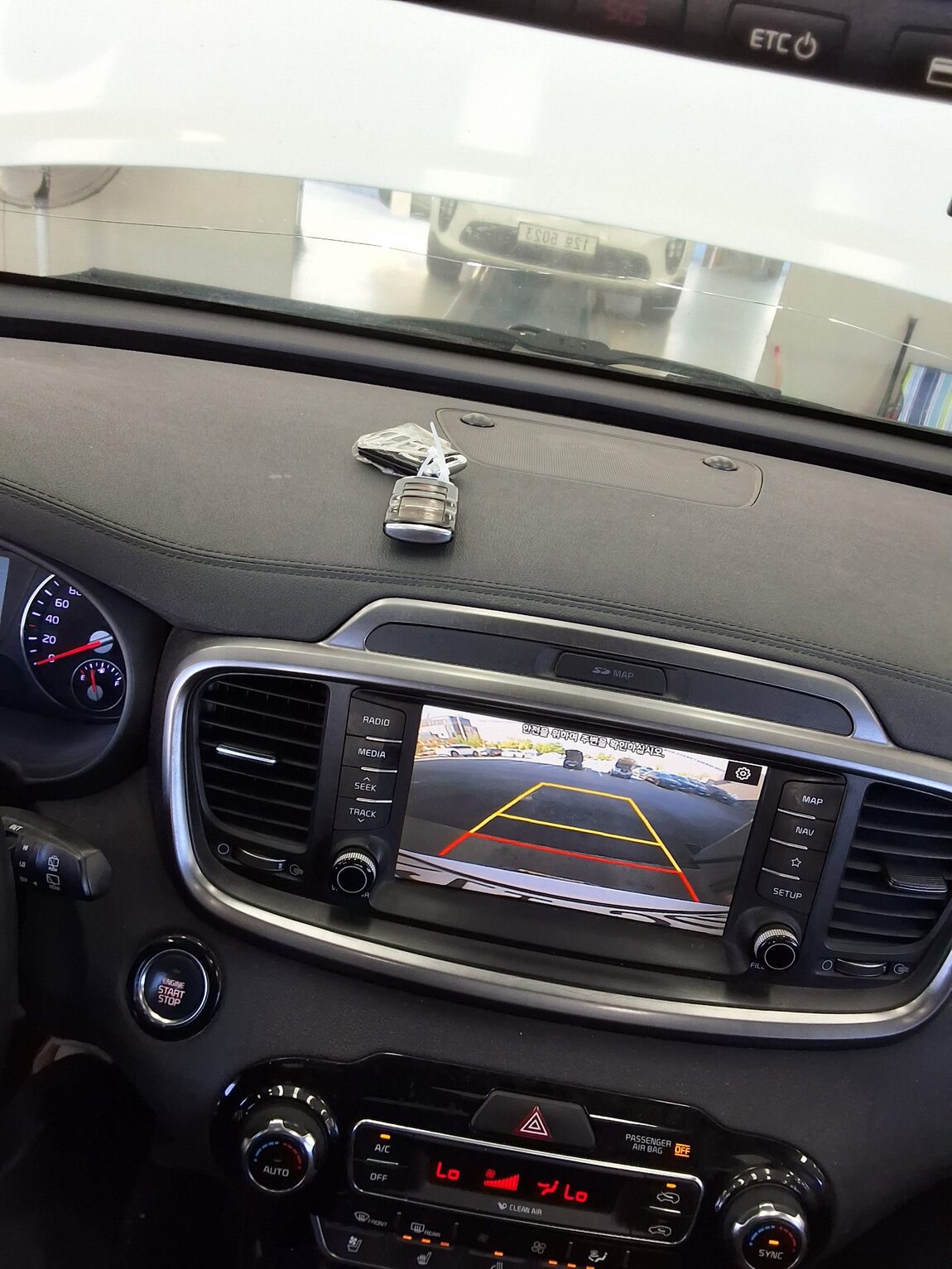 KIA THE NEW SORENTO DIESEL R2.2 2WD NOBLESSE 2019 - zdjęcie 17