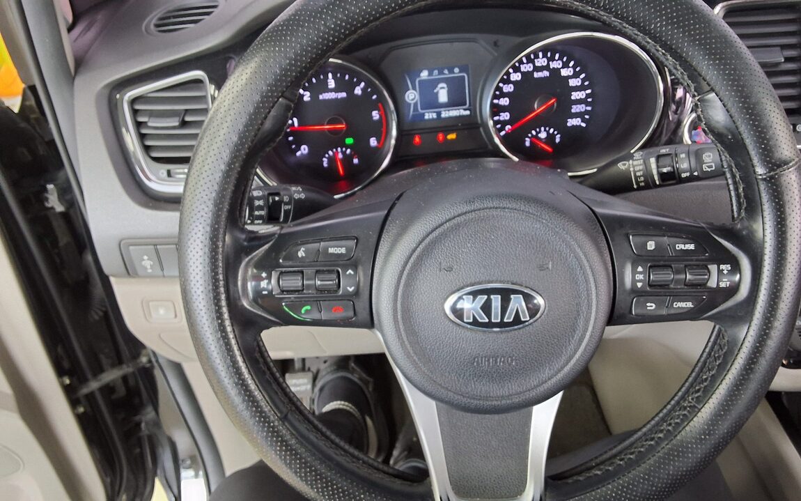 KIA ALL NEW CARNIVAL 9-SEATER DIESEL PRESTIGE 2016 - zdjęcie 17