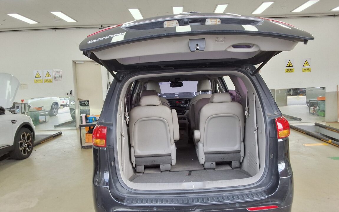 KIA ALL NEW CARNIVAL 9-SEATER DIESEL PRESTIGE 2016 - zdjęcie 15