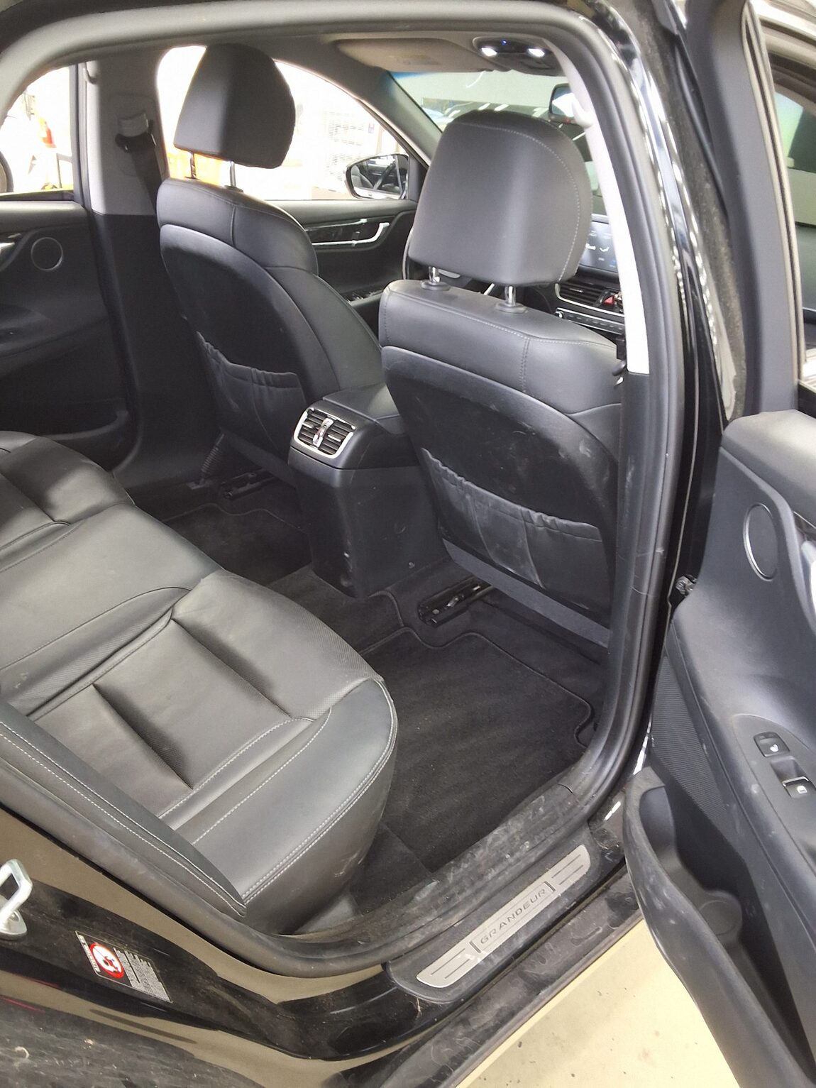 HYUNDAI GRANDEUR IG 3.0 LPi RENTAL CAR MODERN 2018 - zdjęcie 13
