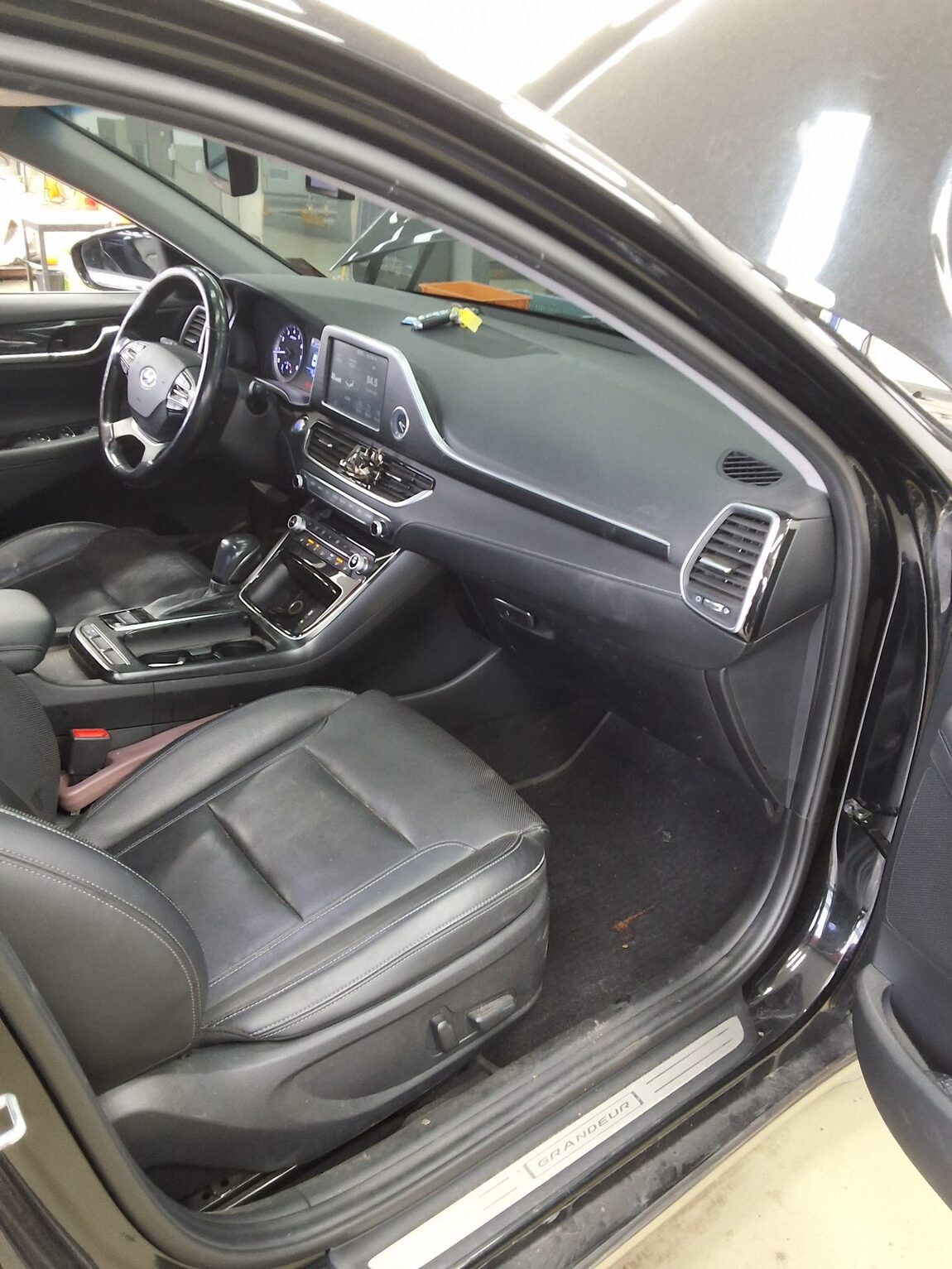 HYUNDAI GRANDEUR IG 3.0 LPi RENTAL CAR MODERN 2018 - zdjęcie 14
