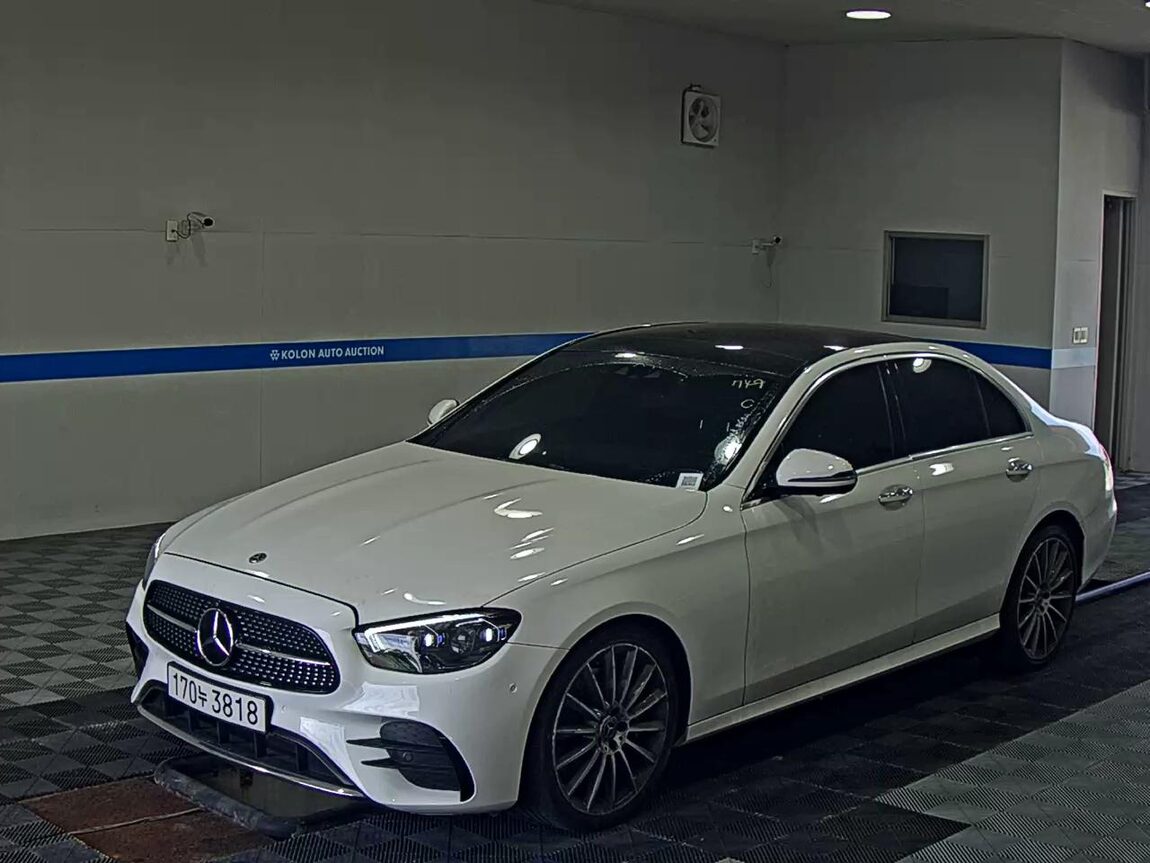 MERCEDES-BENZ E-CLASS (5TH GEN) E350 4MATIC AMG LINE 2022 - zdjęcie 2