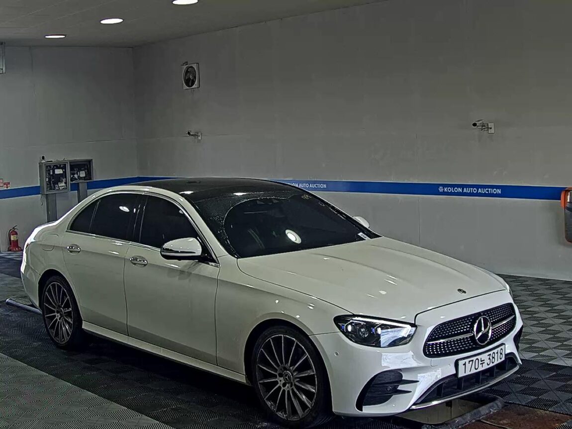 MERCEDES-BENZ E-CLASS (5TH GEN) E350 4MATIC AMG LINE 2022 - zdjęcie 3