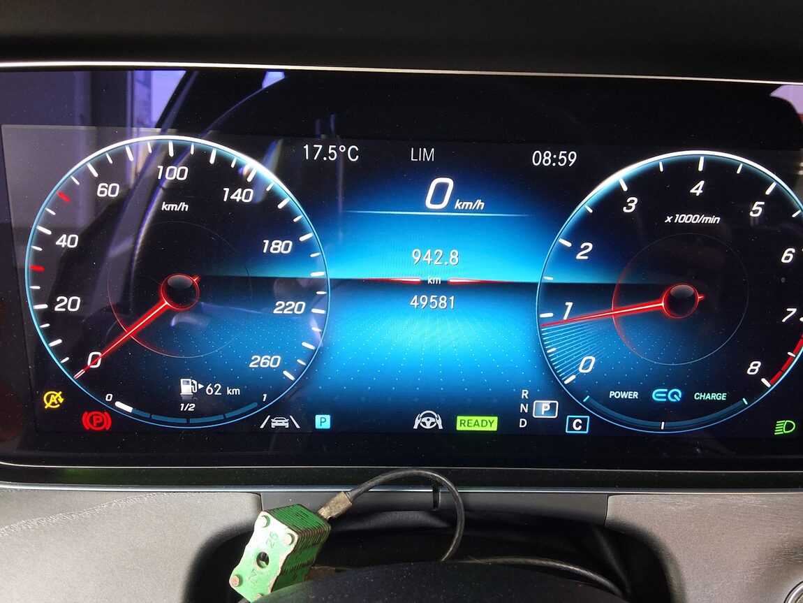 MERCEDES-BENZ E-CLASS (5TH GEN) E350 4MATIC AMG LINE 2022 - zdjęcie 9
