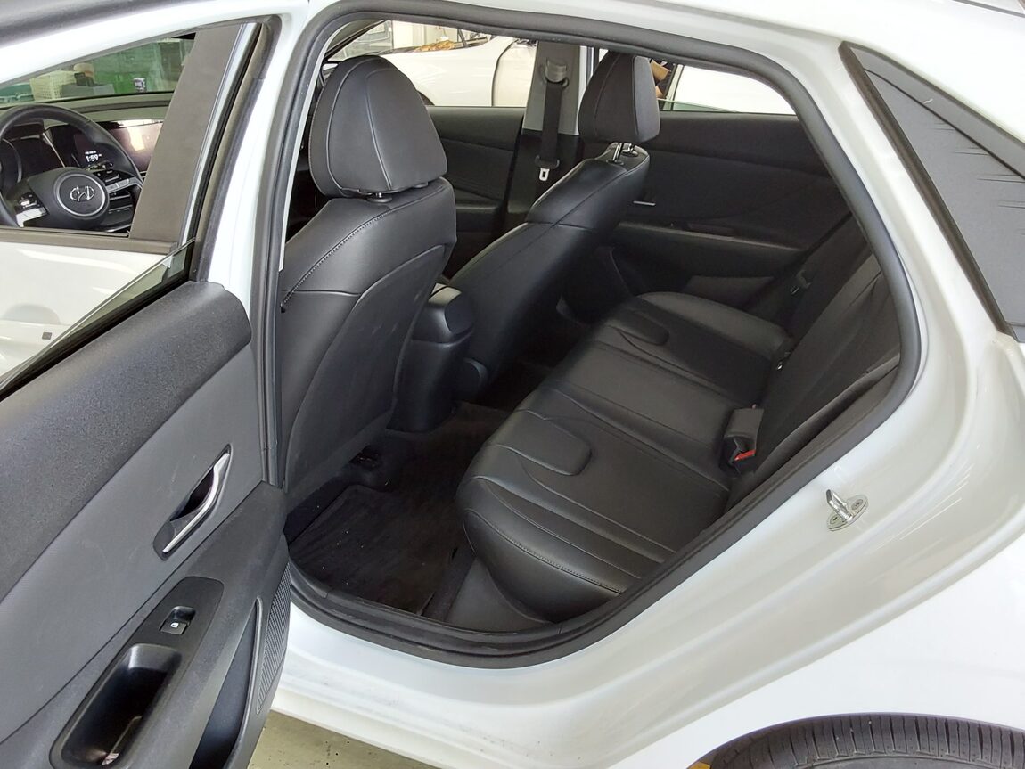 HYUNDAI AVANTE (CN7) 1.6 GASOLINE MODERN 2021 - zdjęcie 12