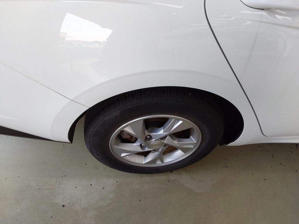 HYUNDAI AVANTE (CN7) 1.6 GASOLINE MODERN 2021 - zdjęcie 23