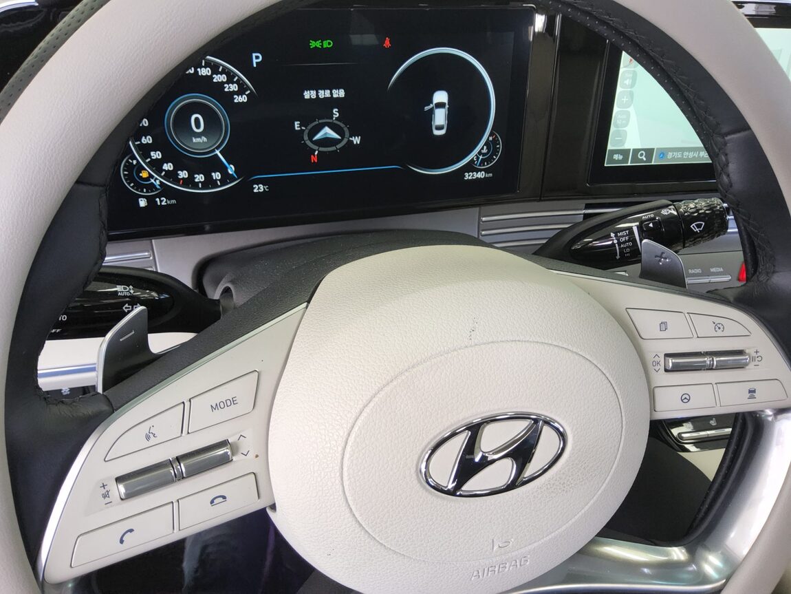 HYUNDAI THE NEW GRANDEUR IG GASOLINE 2.5 LE BLANC 2022 - zdjęcie 17