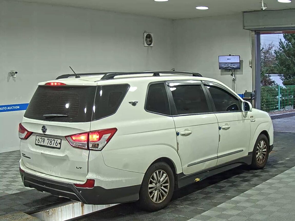 KG MOBILITY (SSANGYONG) KORANDO TOURISMO 2.0 4WD 9-SEATER LT 2014 - zdjęcie 5
