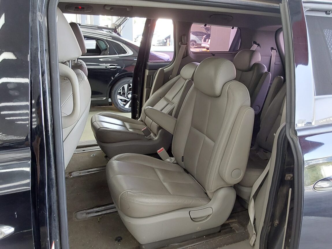 KIA THE NEW CARNIVAL 9-SEATER DIESEL NOBLESSE SPECIAL 2019 - zdjęcie 12