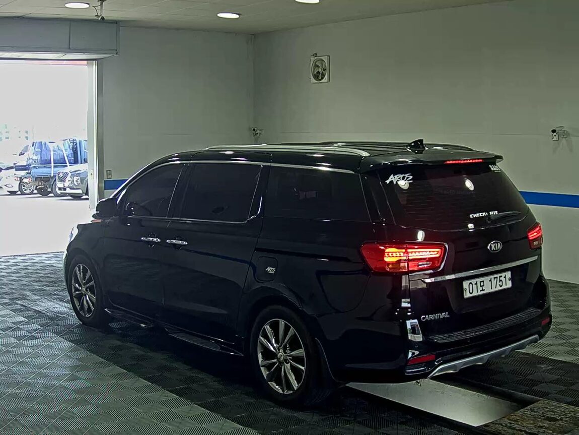 KIA THE NEW CARNIVAL 9-SEATER DIESEL NOBLESSE SPECIAL 2019 - zdjęcie 6