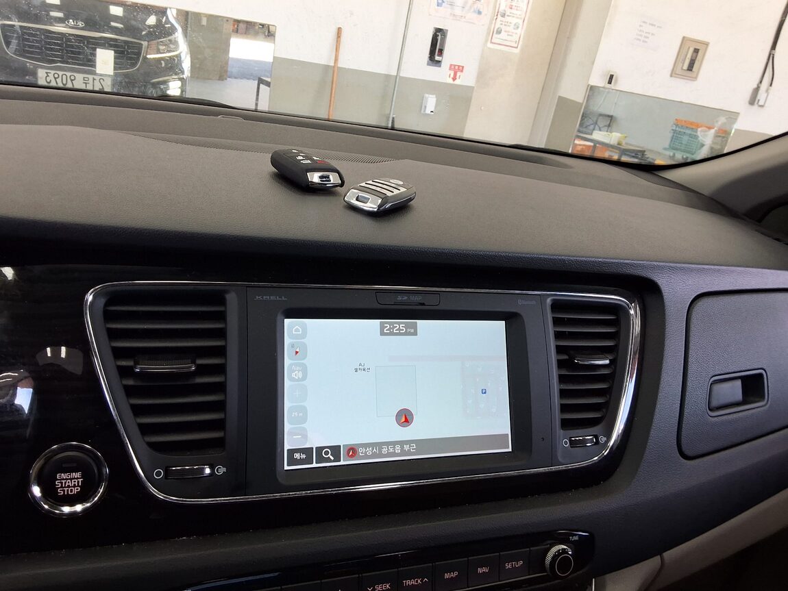 KIA THE NEW CARNIVAL 9-SEATER GASOLINE NOBLESSE SPECIAL 2019 - zdjęcie 17